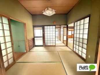  �����E���r���O