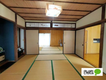  �����E���r���O