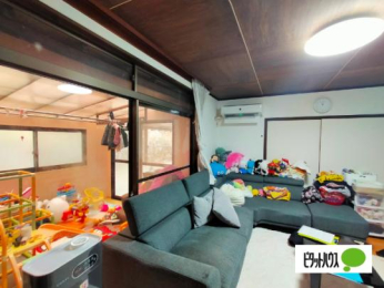  �����E���r���O