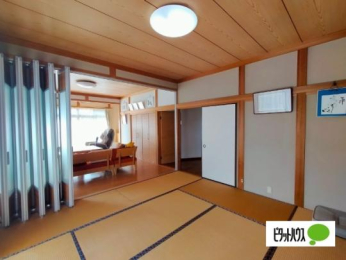  �����E���r���O