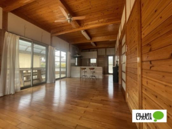  �����E���r���O