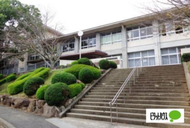  �����ێs���]�㏬�w�Z:1601m