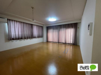  �����E���r���O