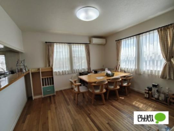  �����E���r���O