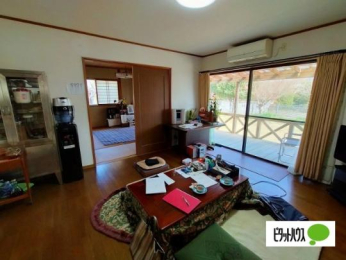  �����E���r���O