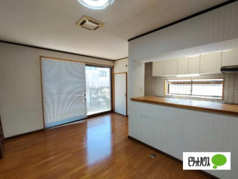  �����E���r���O